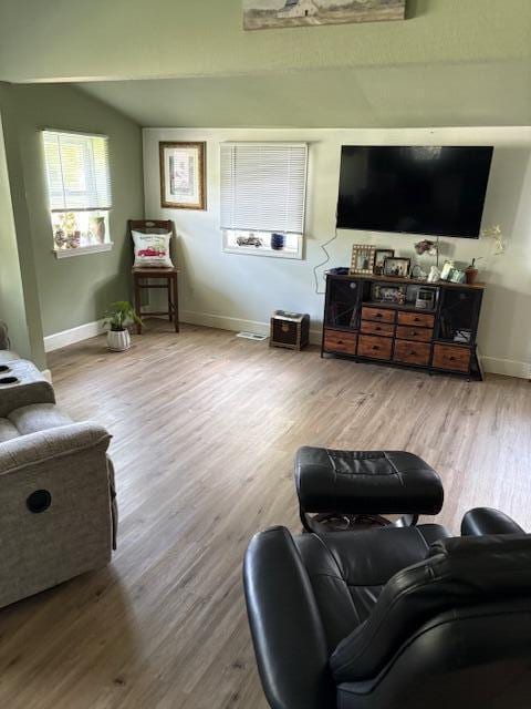 616 E Booth St, Centralia, MO 65240 - photo 5