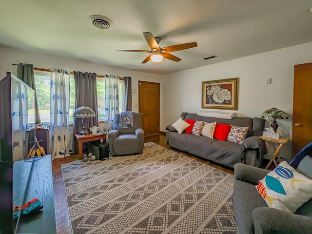 2222 Davis Ave, Tifton, GA 31794 - living area with wood finished floors and a ceiling fan