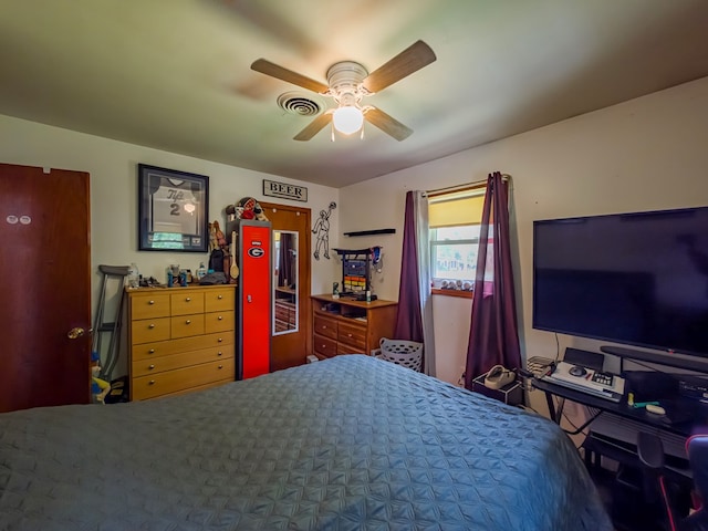 2222 Davis Ave, Tifton, GA 31794 - bedroom featuring a ceiling fan