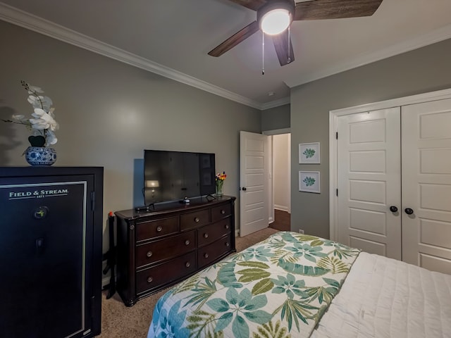 74 Surrey Cir, Tifton, GA 31793 - carpeted bedroom featuring crown molding, a closet, and ceiling fan