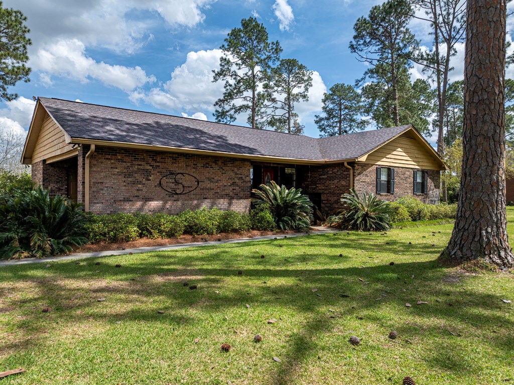 111 Deerwood Cir, Fitzgerald, GA 31750 - photo 4