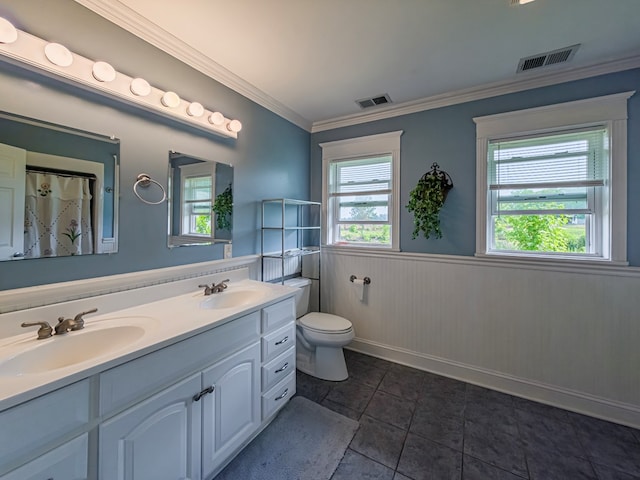 86 Owen Medford Rd, Lenox, GA 31637 - full bathroom with toilet, visible vents, wainscoting, and a sink