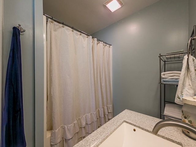 127 Carol Cir, Fitzgerald, GA 31750 - bathroom featuring vanity