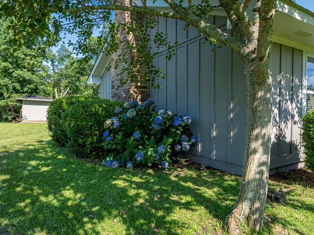 127 Carol Cir, Fitzgerald, GA 31750 - view of side of property with a yard