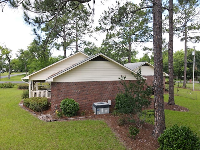 109 Preston Dr, Fitzgerald, GA 31750 - view of side of property featuring brick siding