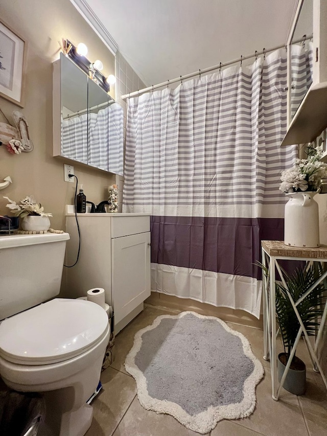 116 Branch Dr, Fitzgerald, GA 31750 - bathroom featuring a shower with shower curtain and vanity