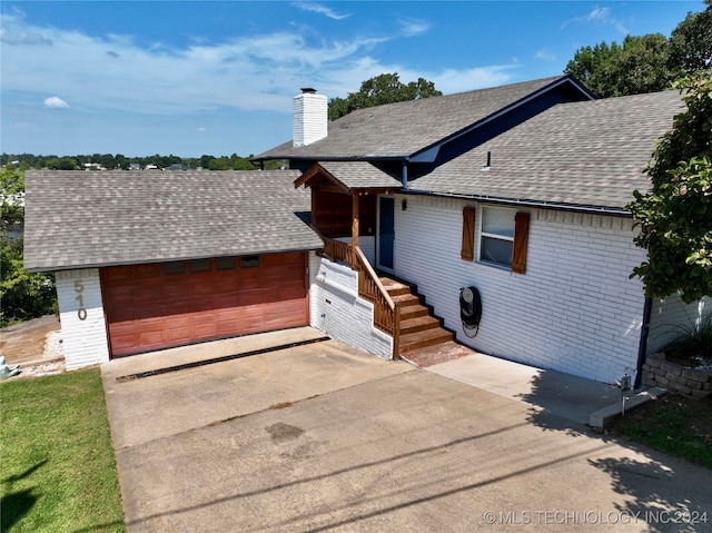 view of front of home featuring a garage