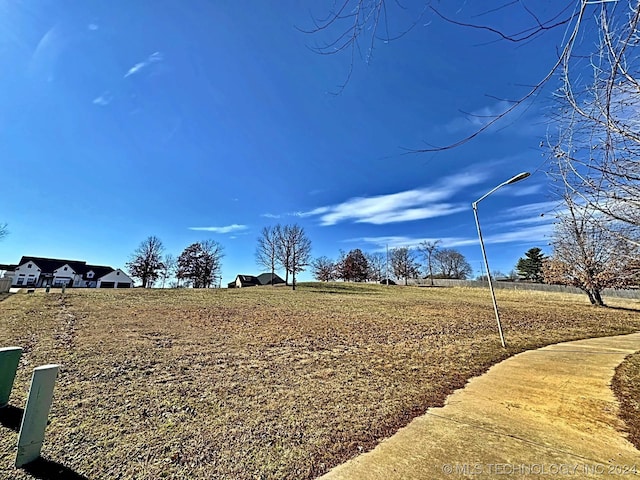 Listing photo 2 for 780 W Southlake Dr, Tahlequah OK 74464