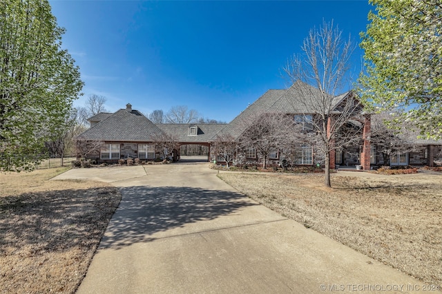 view of front of property