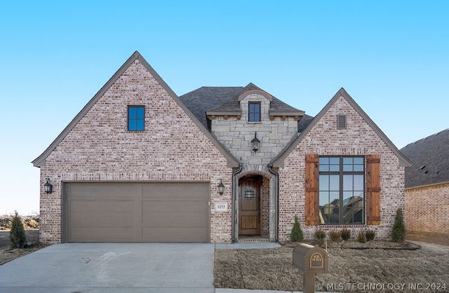 view of front of house featuring a garage