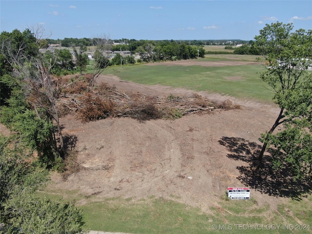 Listing photo 3 for 421 S Woody Guthrie St, Okemah OK 74859