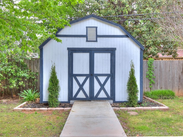 view of shed / structure