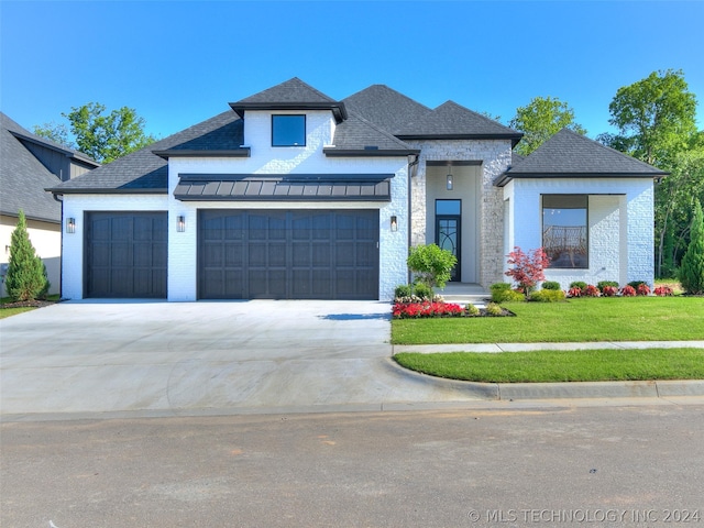 view of front of house with a front lawn