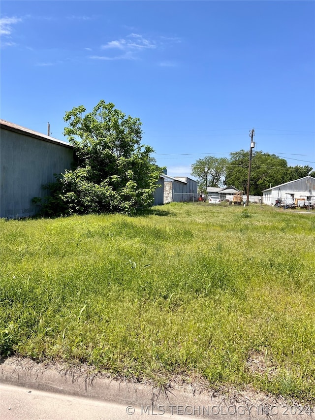 Listing photo 2 for 125 NW Jennings Ave, Bartlesville OK 74003