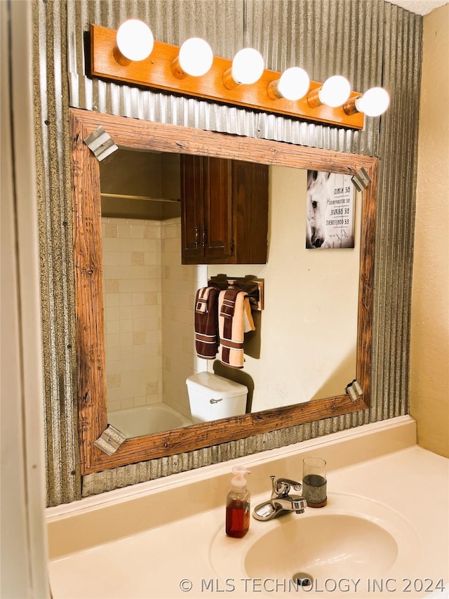 mudroom featuring sink