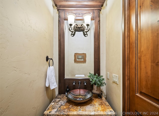 bathroom featuring sink