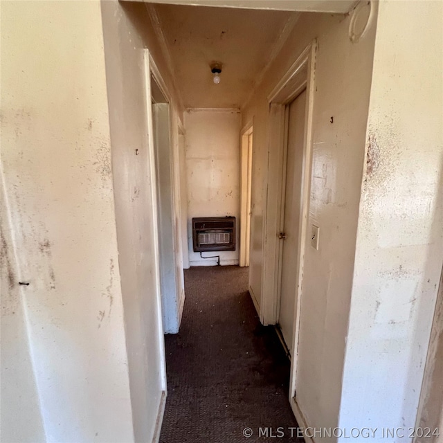 corridor with carpet flooring