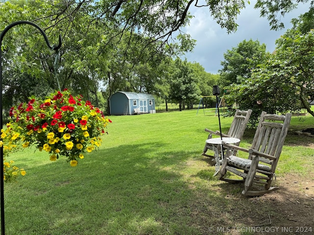 view of yard with a shed