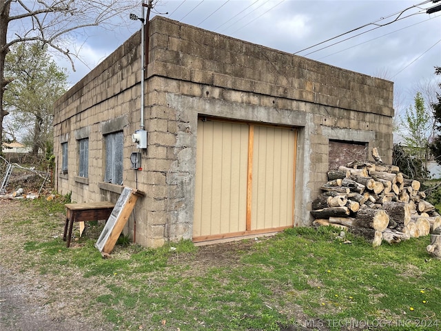 view of outdoor structure