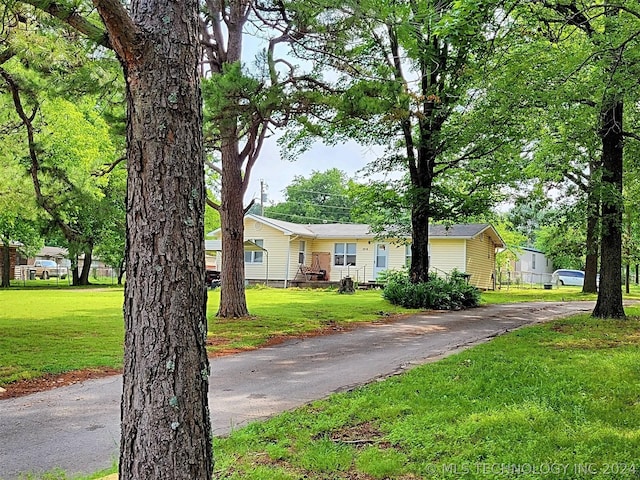 view of front of house with a front yard