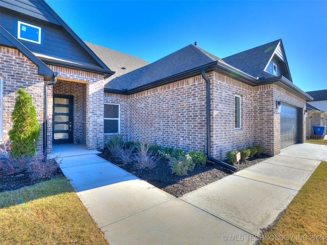 view of front of home featuring a garage