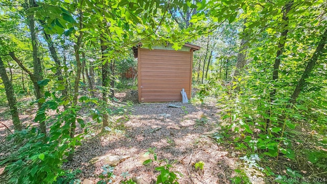 view of outbuilding featuring an outbuilding