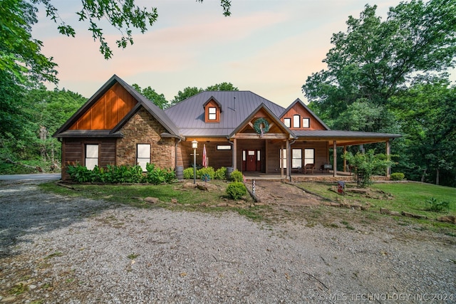 view of front of house featuring a porch