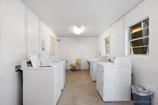9596 N 447th Rd, Spavinaw, OK 74366 - communal laundry room with separate washer and dryer and concrete block wall