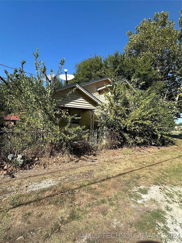 303 S B, Davis, OK 73030 - view of side of property