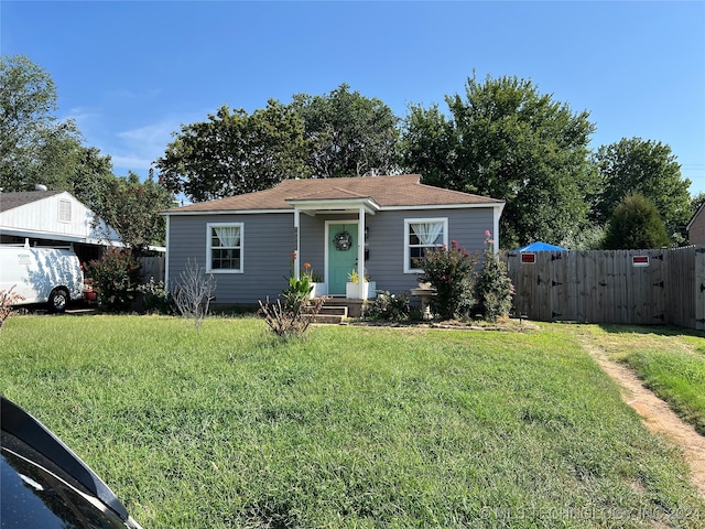 view of front of house with a front yard