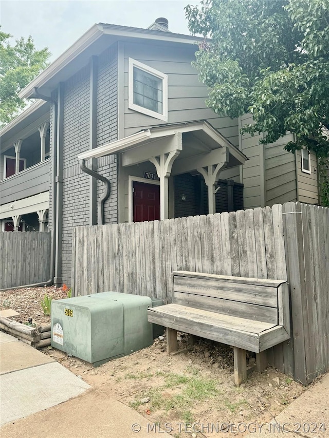 view of front of property