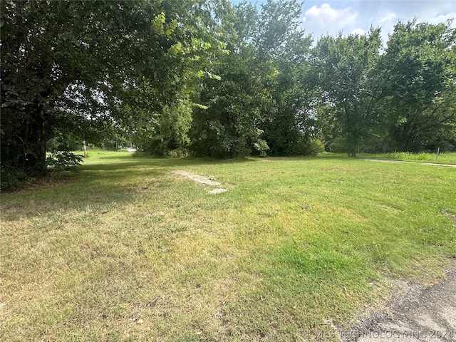 Listing photo 3 for 917 Martin Luther King Dr, Okmulgee OK 74447