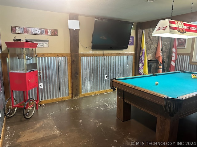 rec room featuring pool table