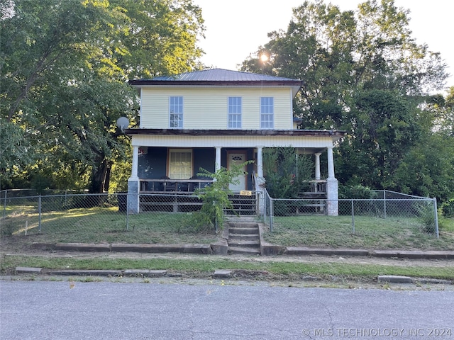 view of front of house featuring a porch