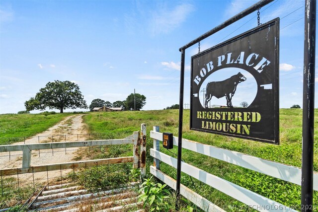 exterior space featuring a rural view