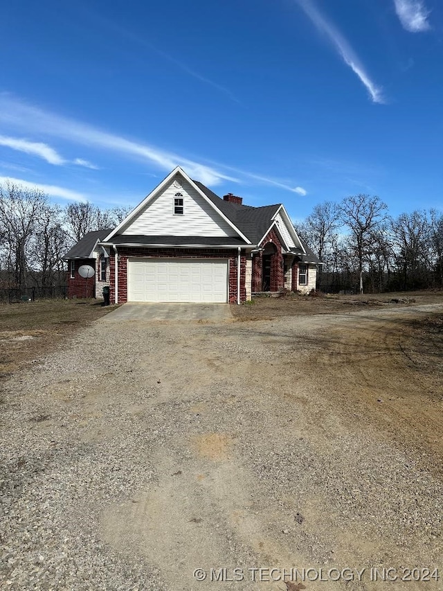 view of front facade with a garage