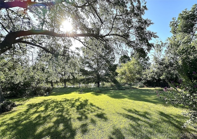 814 Pershing E, Ardmore, OK 73401 - view of yard with fence