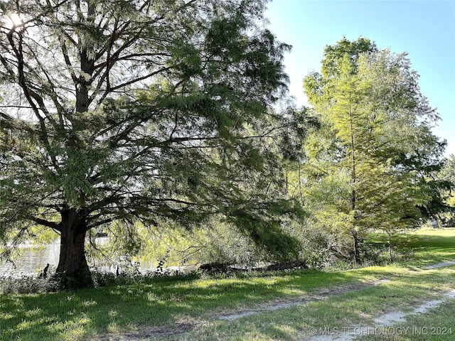 814 Pershing E, Ardmore, OK 73401 - view of nature