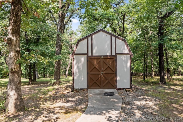 view of outbuilding