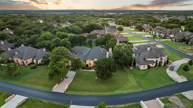 view of aerial view at dusk