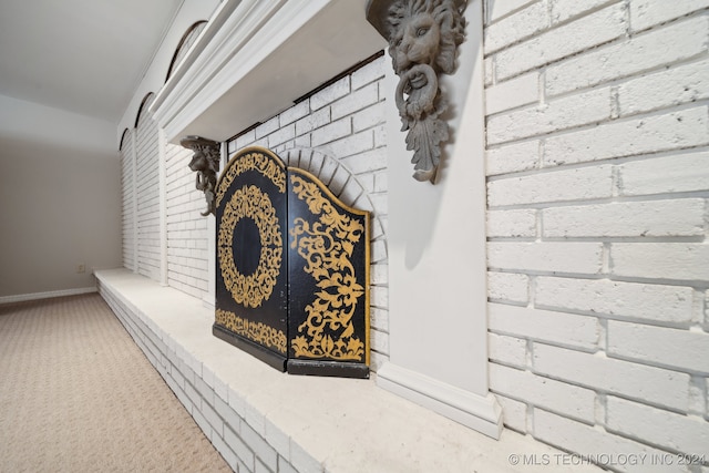 room details featuring carpet flooring