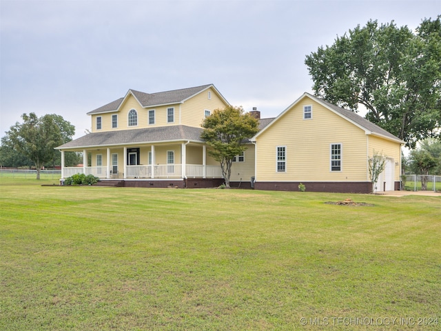 country-style home featuring covered porch and a front lawn