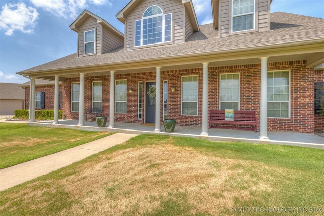 view of front of house with a front yard