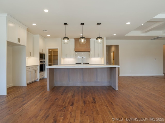 807 E Jacksonville St, Broken Arrow, OK 74012 - kitchen with appliances with stainless steel finishes, open floor plan, baseboards, recessed lighting, and backsplash