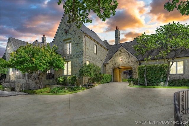 view of front of property