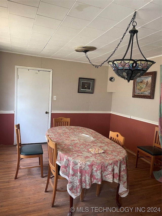 dining room featuring wood finished floors