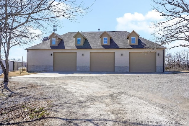 view of front facade with a garage