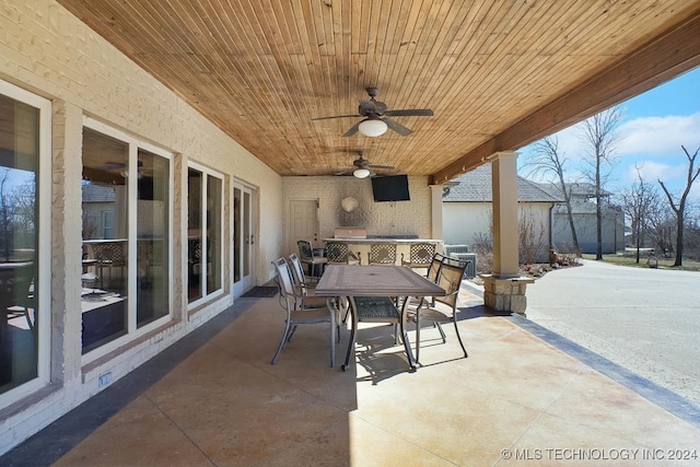 view of patio with ceiling fan