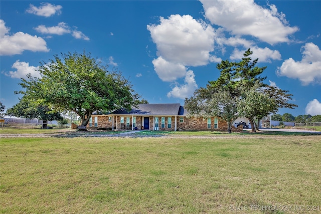 exterior space featuring a front yard