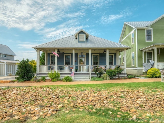 view of front of house featuring a porch